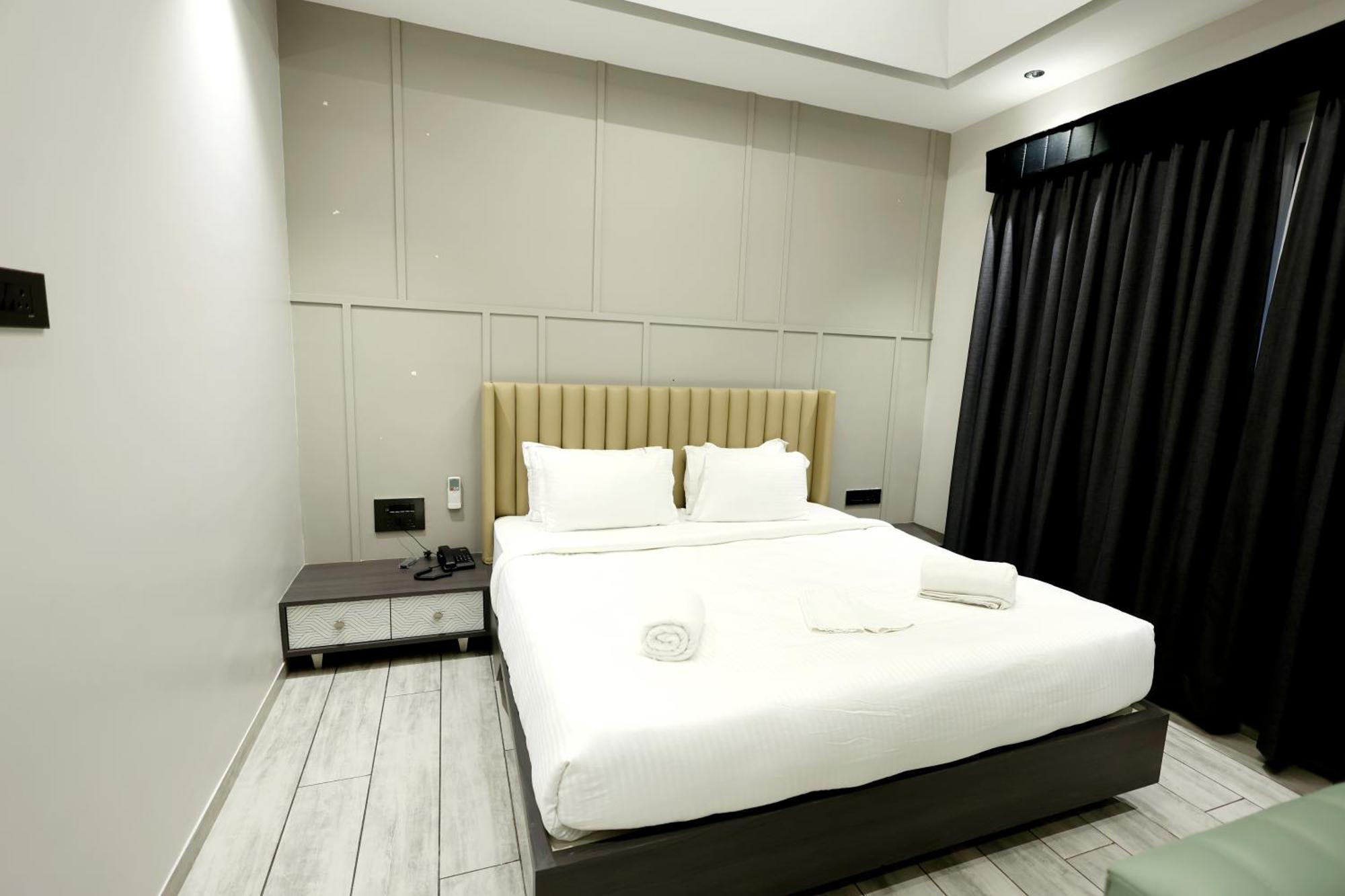 Hotel Statusinn, Ichalkaranji Dış mekan fotoğraf