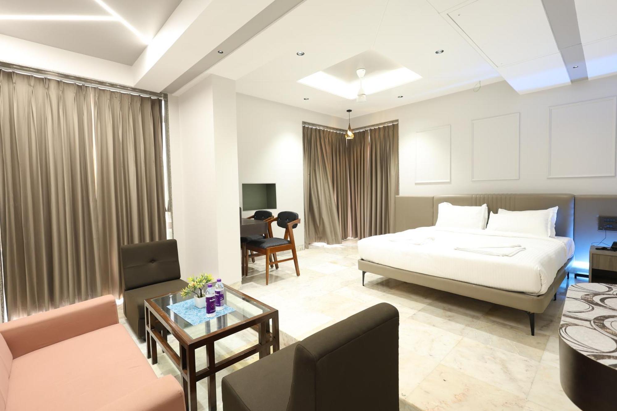 Hotel Statusinn, Ichalkaranji Dış mekan fotoğraf