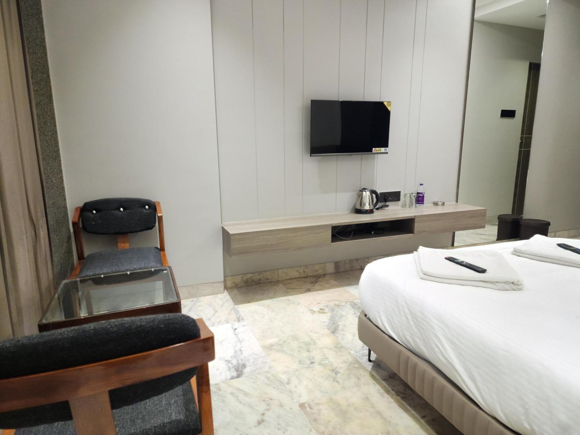 Hotel Statusinn, Ichalkaranji Dış mekan fotoğraf