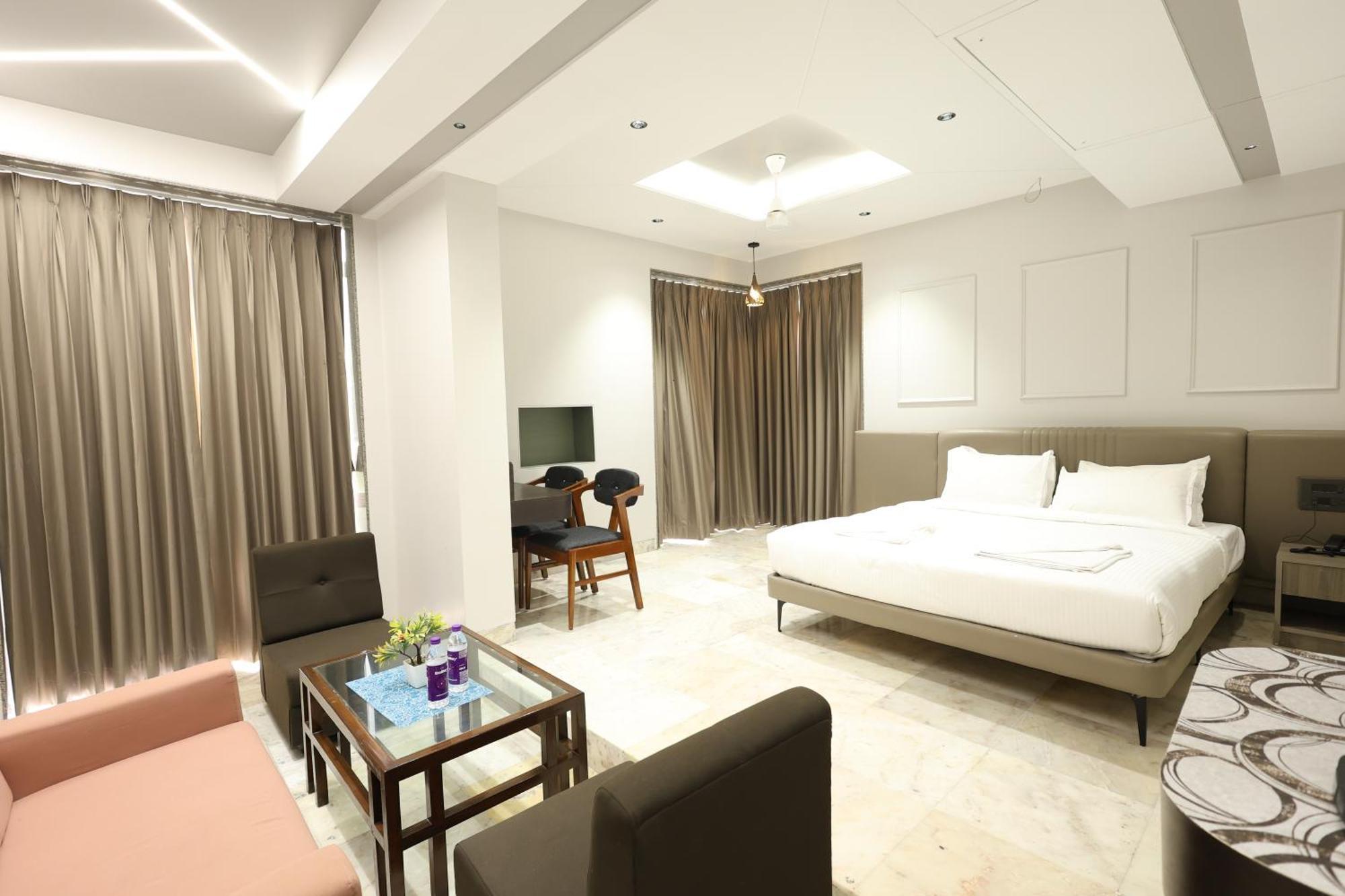 Hotel Statusinn, Ichalkaranji Dış mekan fotoğraf