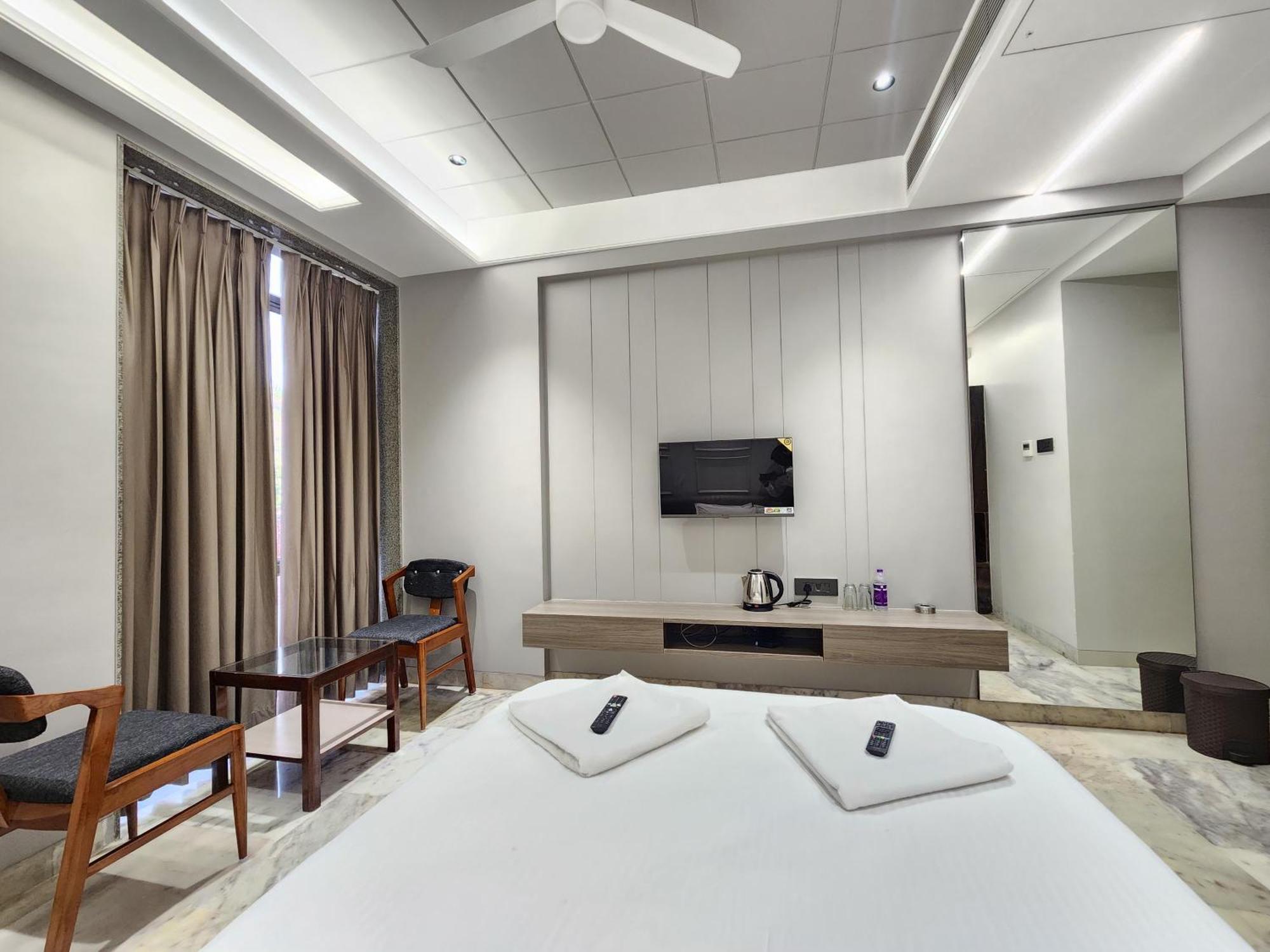 Hotel Statusinn, Ichalkaranji Dış mekan fotoğraf