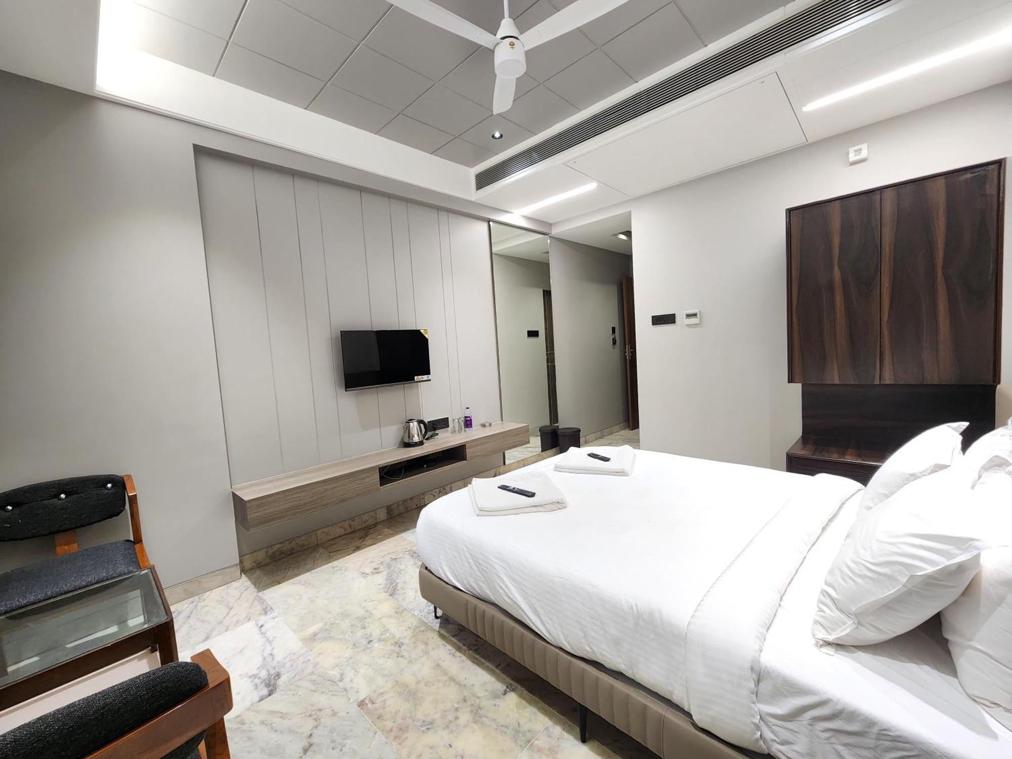 Hotel Statusinn, Ichalkaranji Dış mekan fotoğraf
