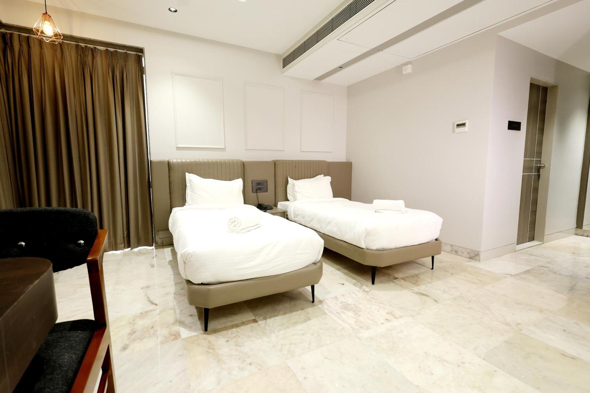 Hotel Statusinn, Ichalkaranji Dış mekan fotoğraf