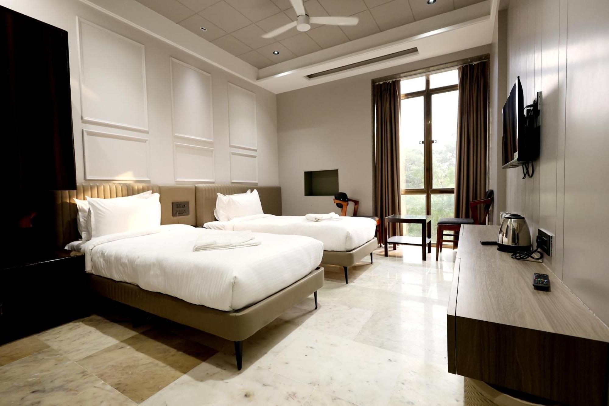 Hotel Statusinn, Ichalkaranji Dış mekan fotoğraf