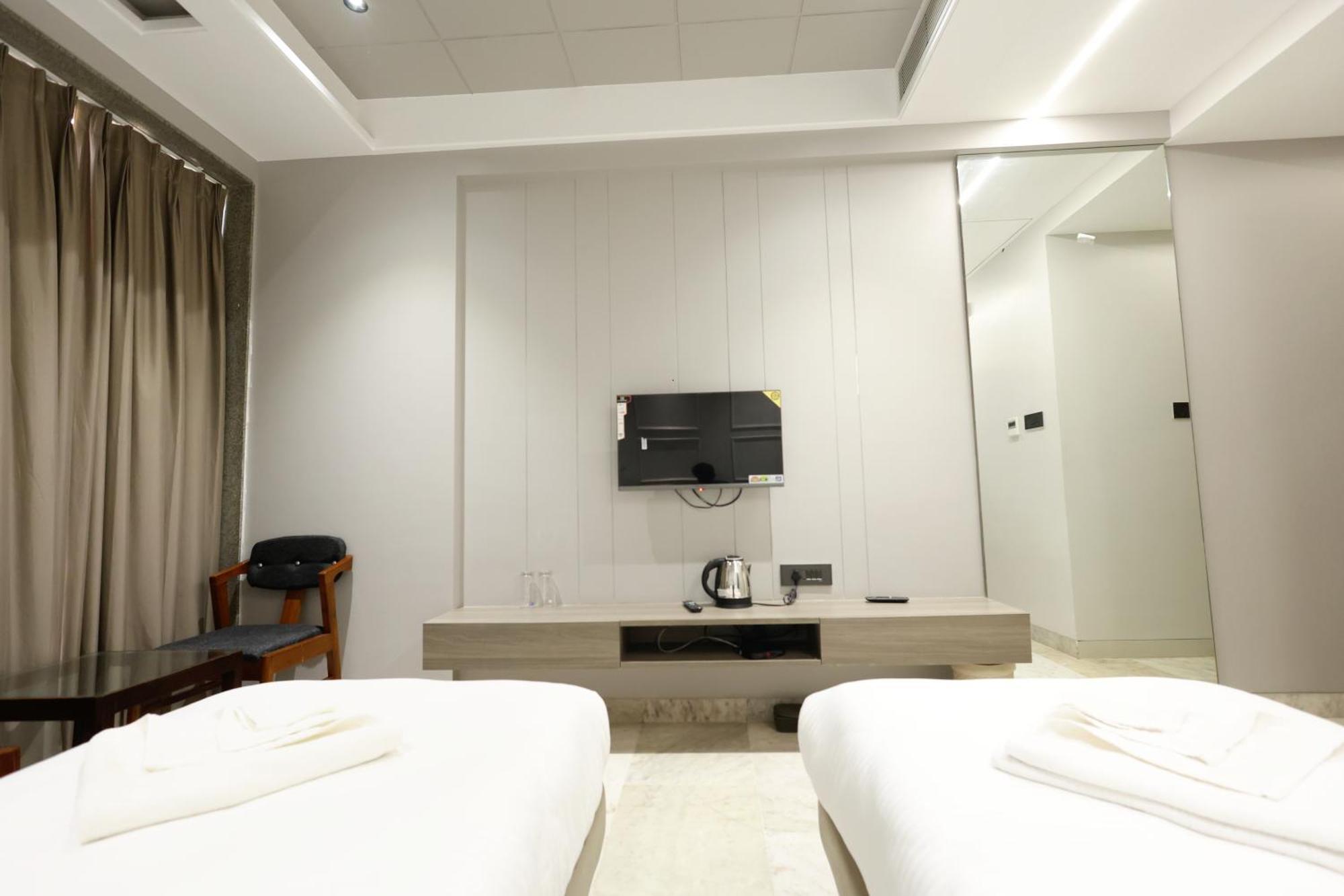 Hotel Statusinn, Ichalkaranji Dış mekan fotoğraf