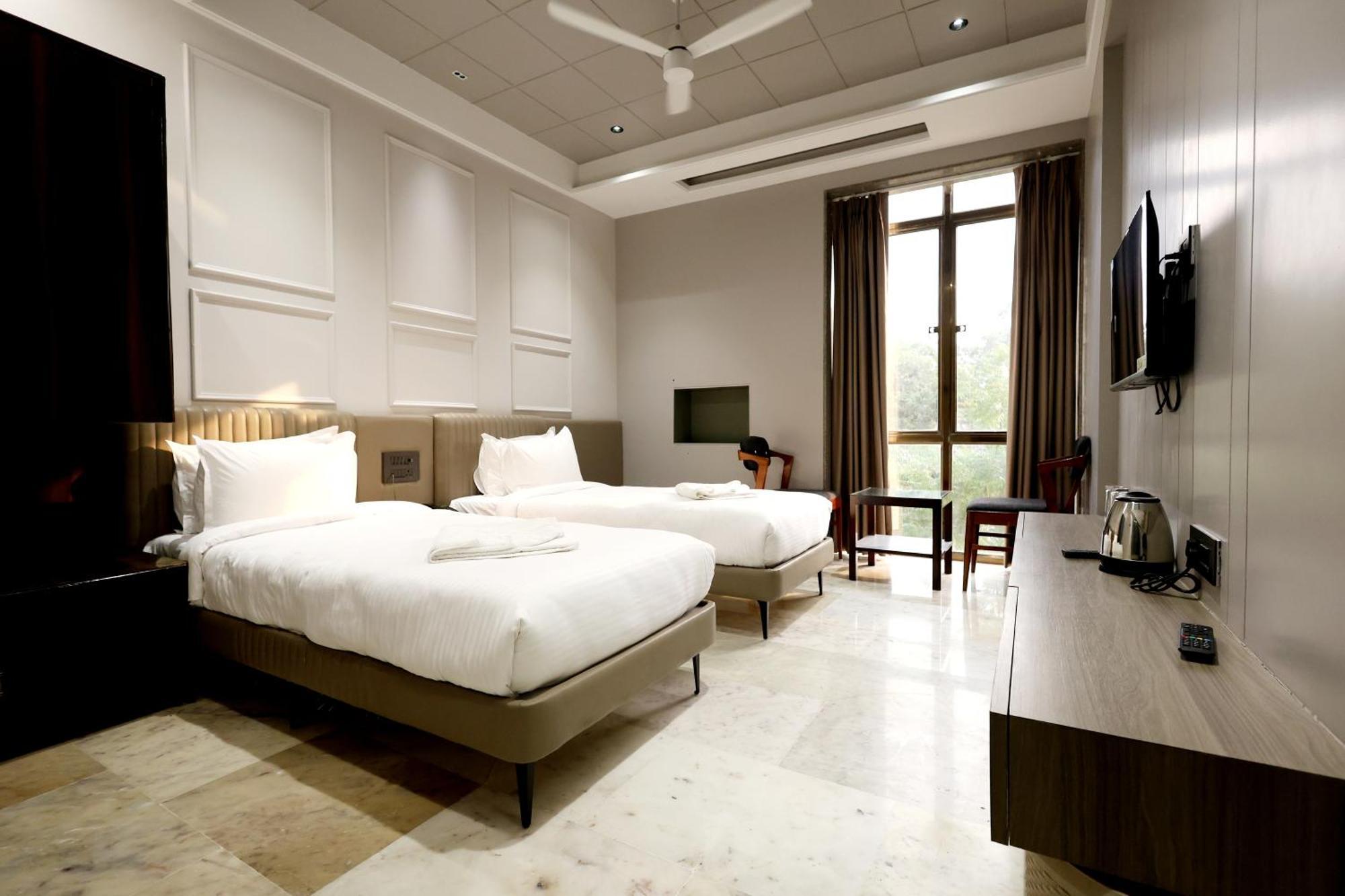 Hotel Statusinn, Ichalkaranji Dış mekan fotoğraf