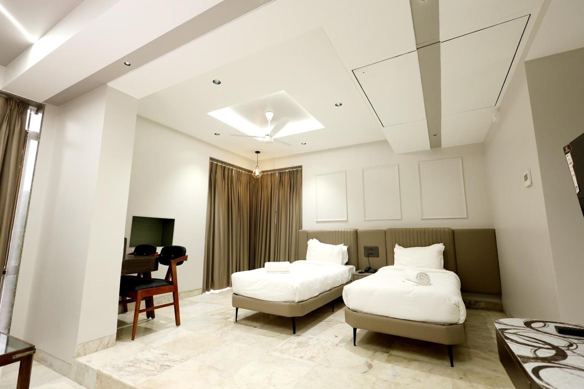Hotel Statusinn, Ichalkaranji Dış mekan fotoğraf