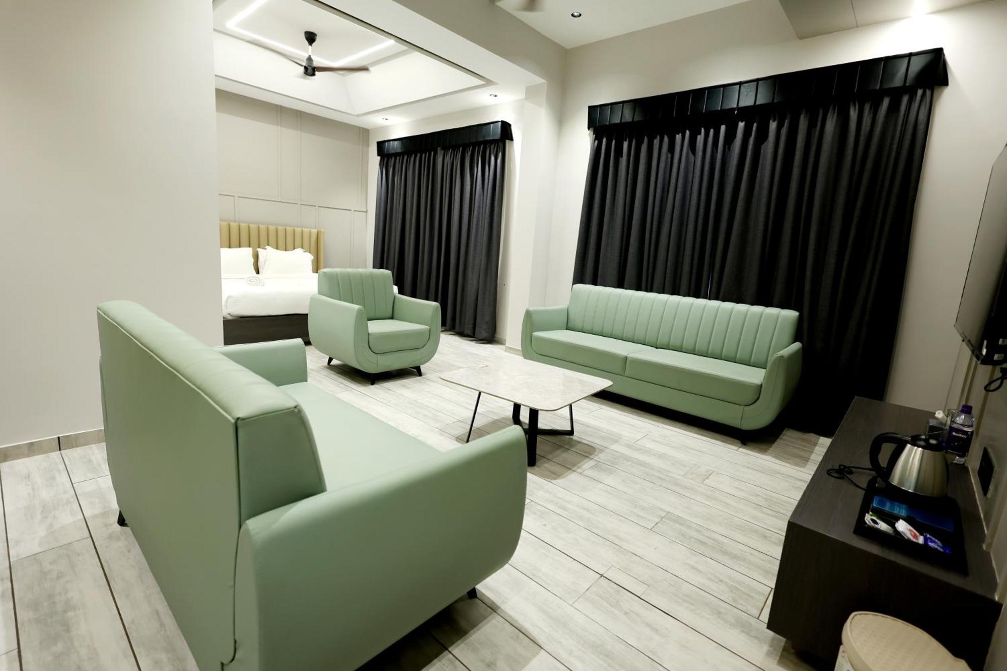 Hotel Statusinn, Ichalkaranji Dış mekan fotoğraf