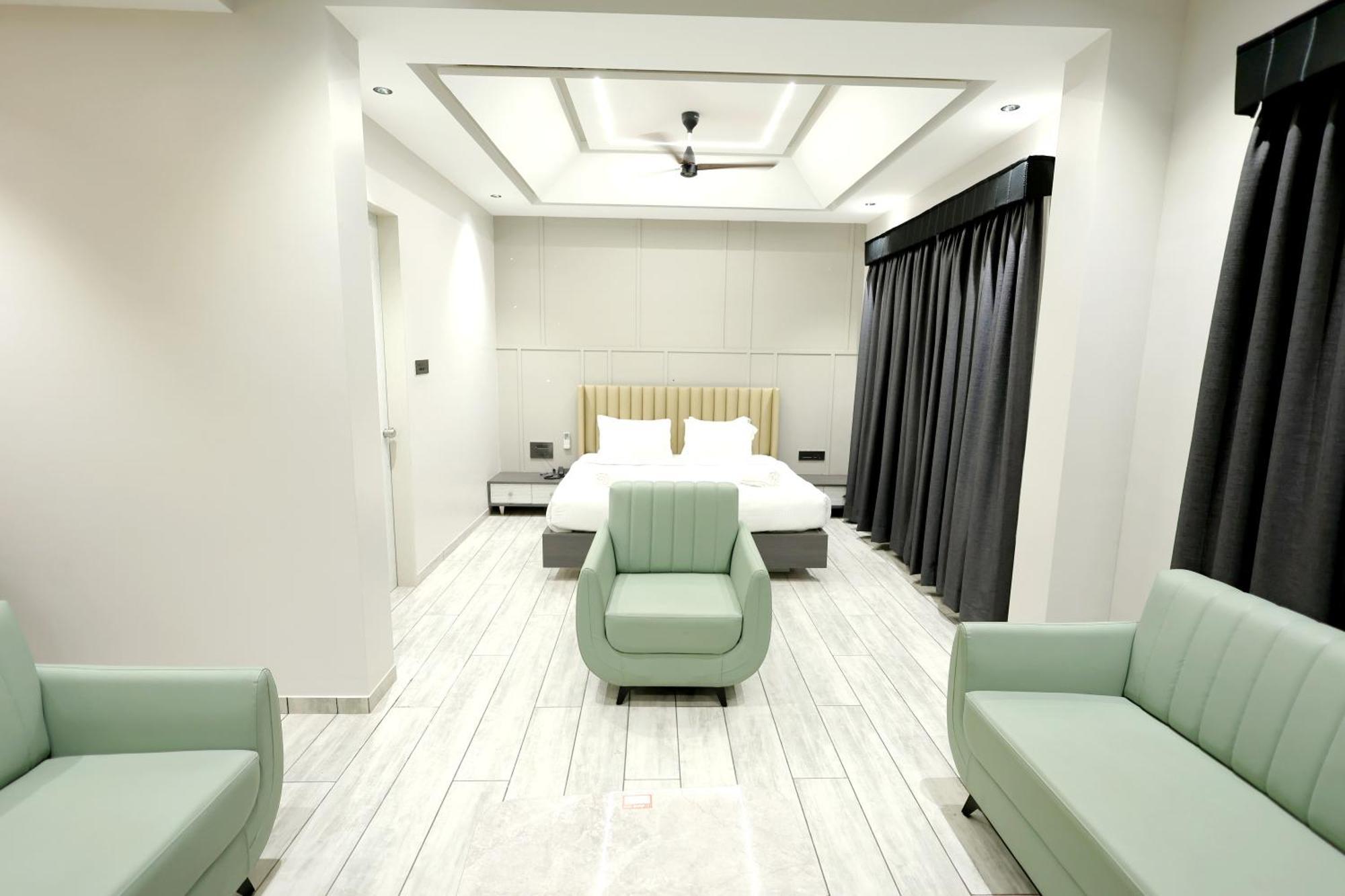 Hotel Statusinn, Ichalkaranji Dış mekan fotoğraf