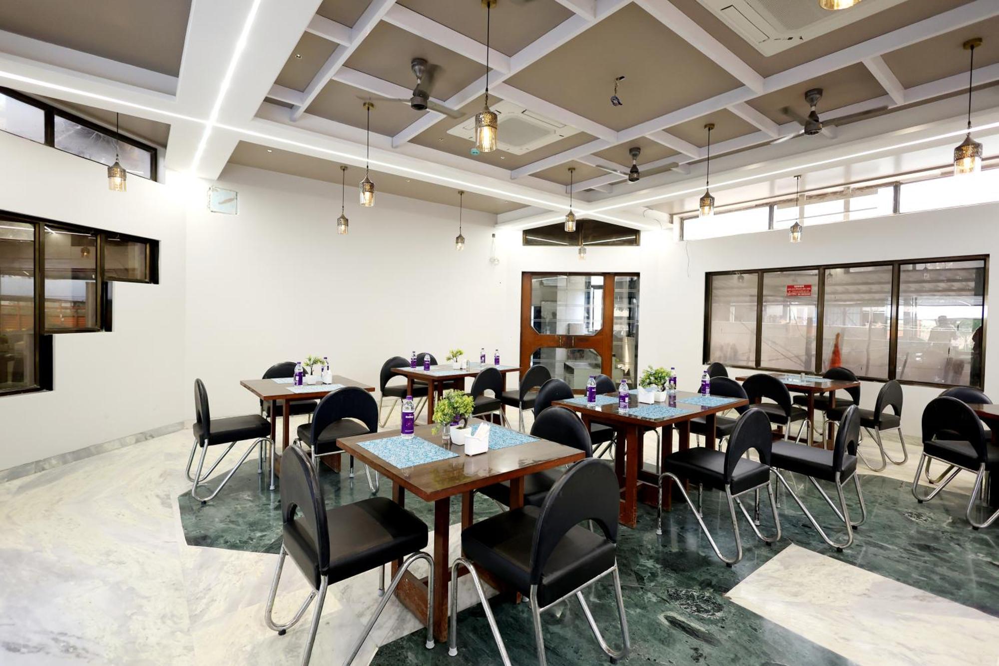 Hotel Statusinn, Ichalkaranji Dış mekan fotoğraf