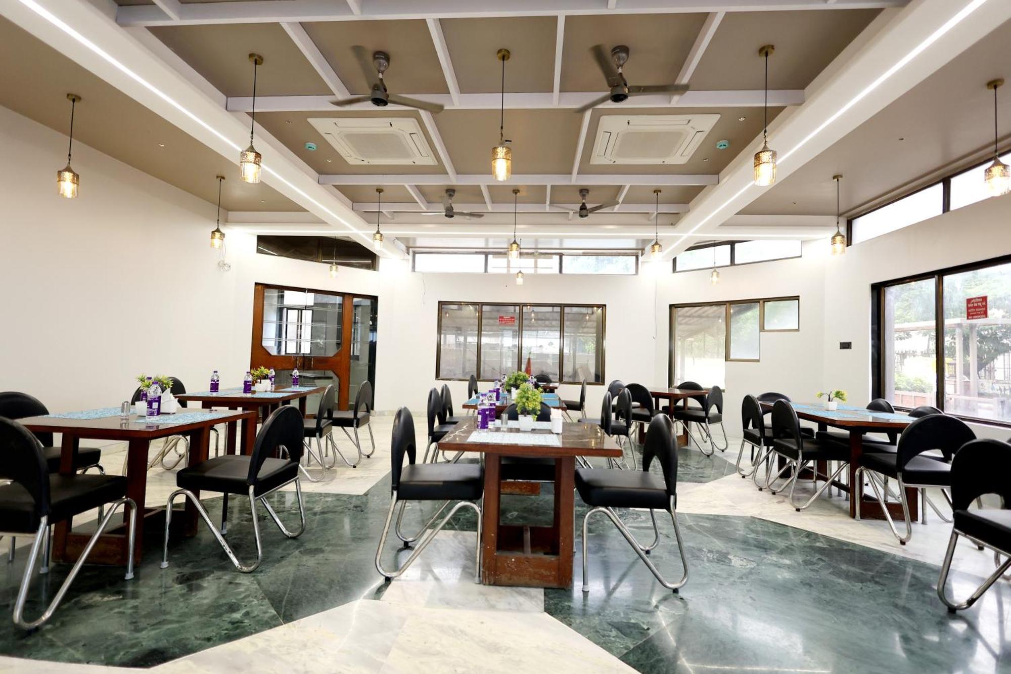 Hotel Statusinn, Ichalkaranji Dış mekan fotoğraf